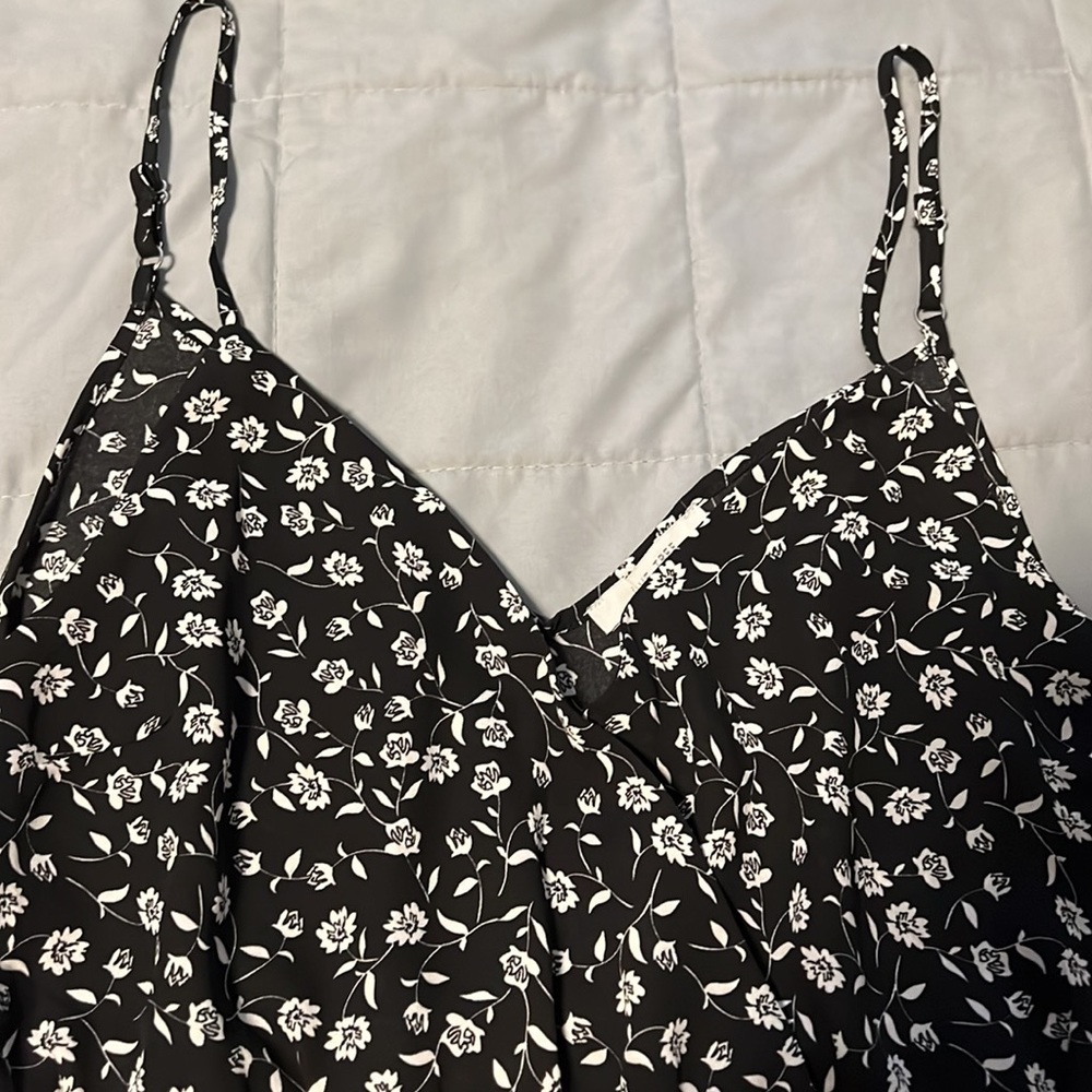 Black and White Minidress - Picture 5 of 6